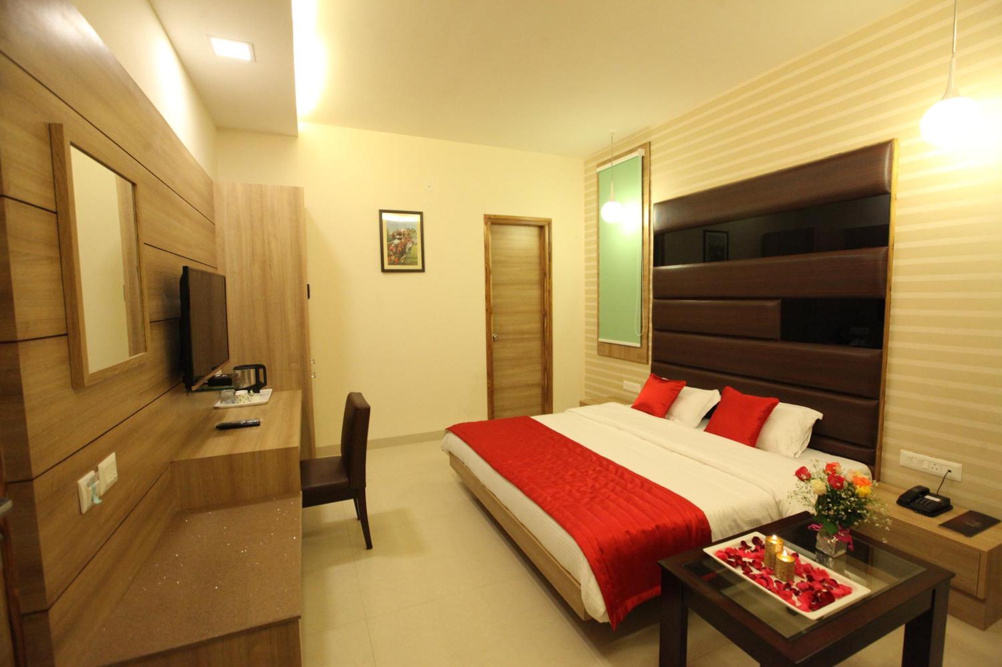 Hotel Golden Fern Patiāla Εξωτερικό φωτογραφία